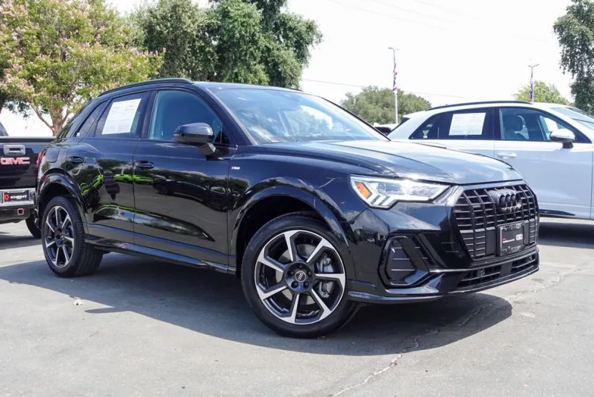 2025 Audi Q3 S line Premium Plus photo 1