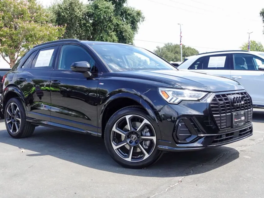 2025 Audi Q3 S line Premium Plus photo 1
