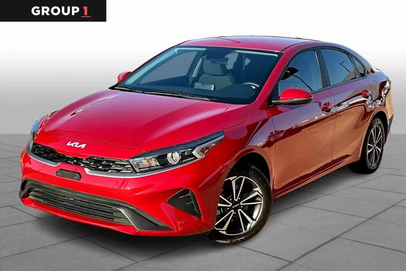 2023 Kia Forte LXS photo 1