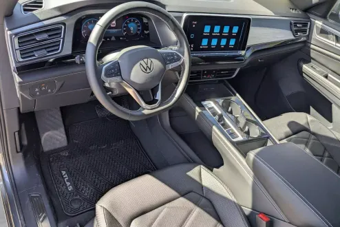 2025 Volkswagen Atlas Cross Sport SE Technology photo 3