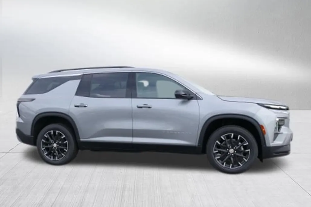 2026 Chevrolet Traverse photo 1