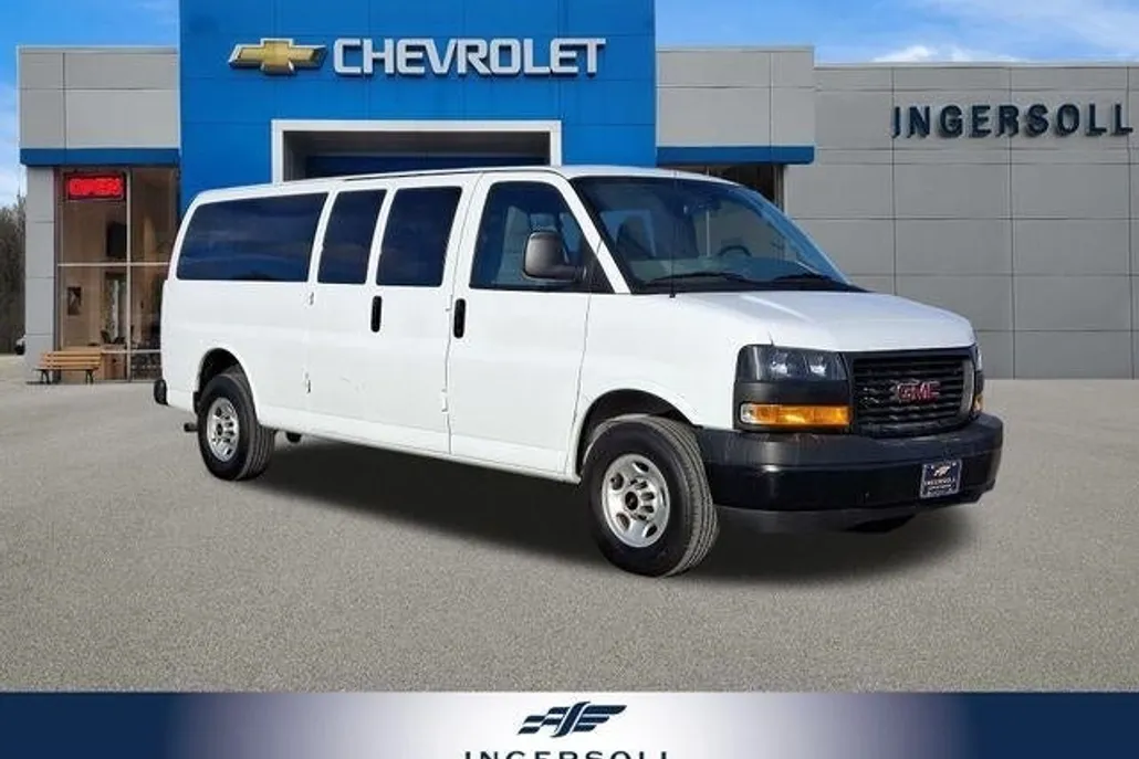 2023 Gmc Savana Passenger 3500 LS photo 1