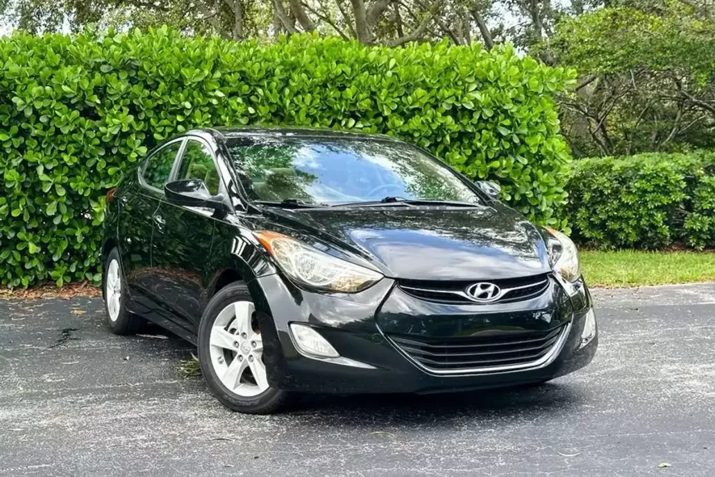 2012 Hyundai Elantra GLS photo 1