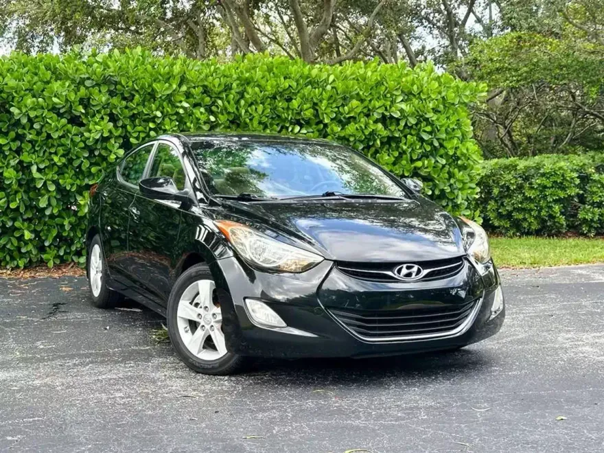 2012 Hyundai Elantra GLS photo 1