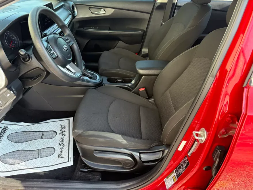 2019 Kia Forte LXS photo 1