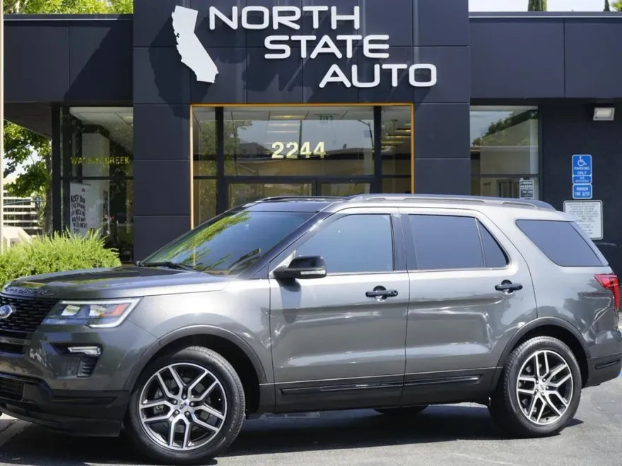 2018 Ford Explorer Sport photo 1