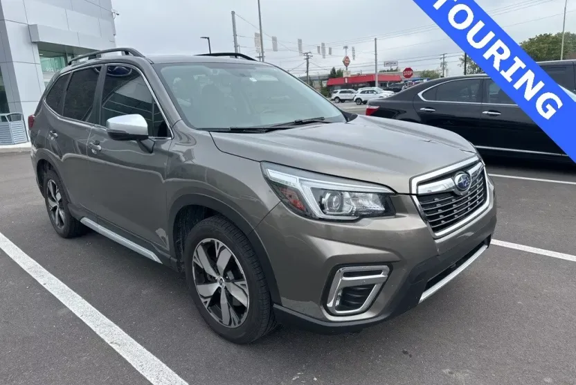 2020 Subaru Forester Touring photo 1