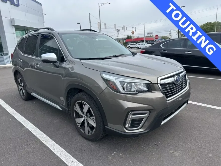 2020 Subaru Forester Touring photo 1