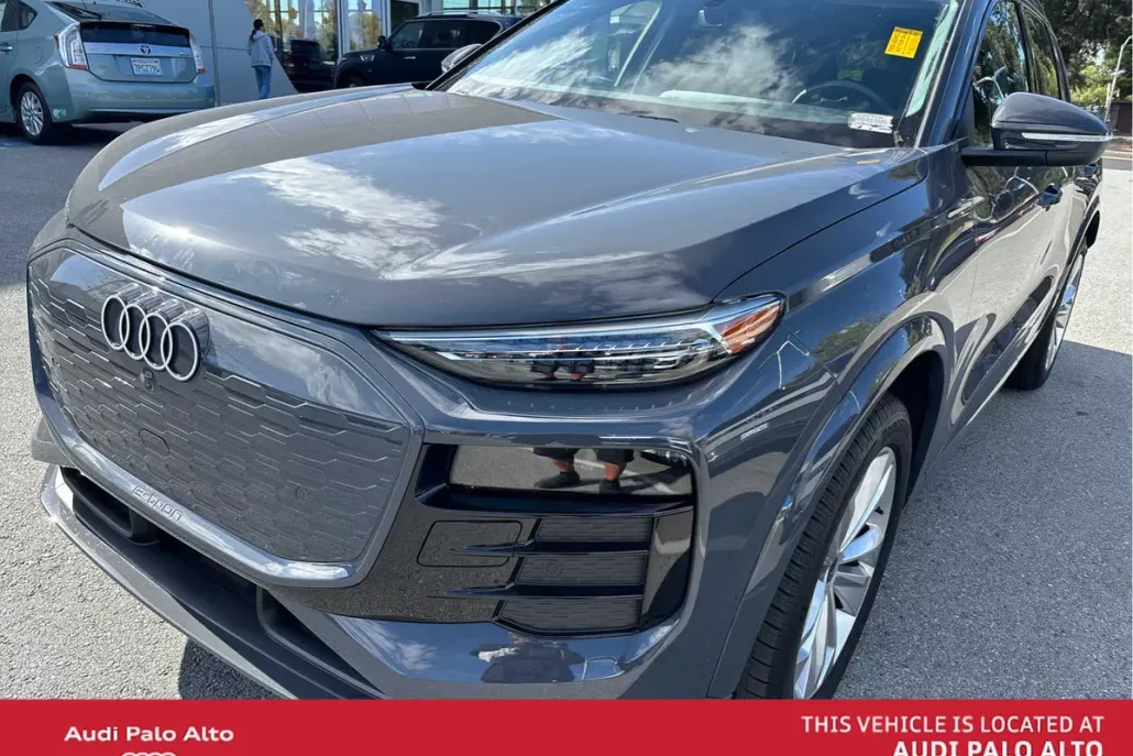 2025 Audi Q6 E-tron Premium Plus photo 1
