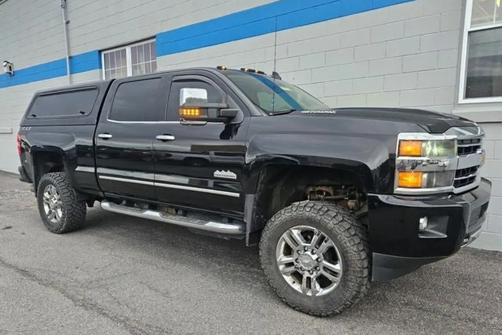2019 Chevrolet Silverado 2500HD High Country photo 1