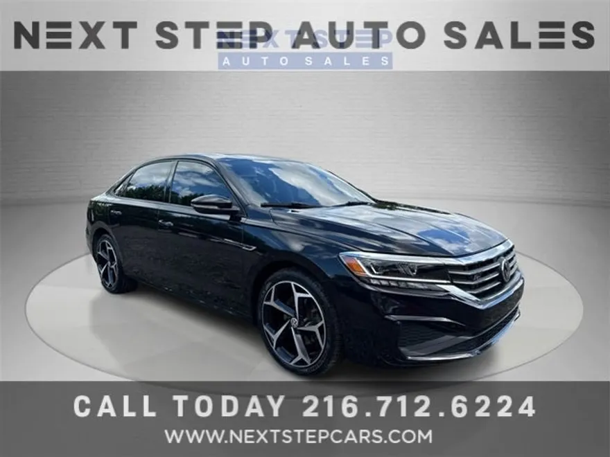 2020 Volkswagen Passat R-Line photo 1