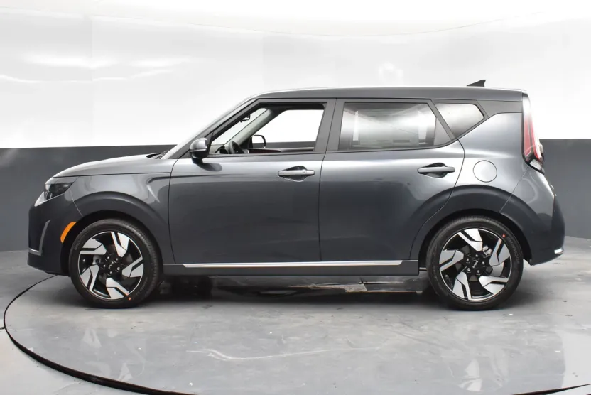 2025 Kia Soul GT-Line photo 1