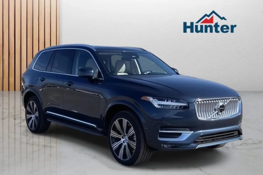 2025 Volvo XC90 AWD Plus photo 1
