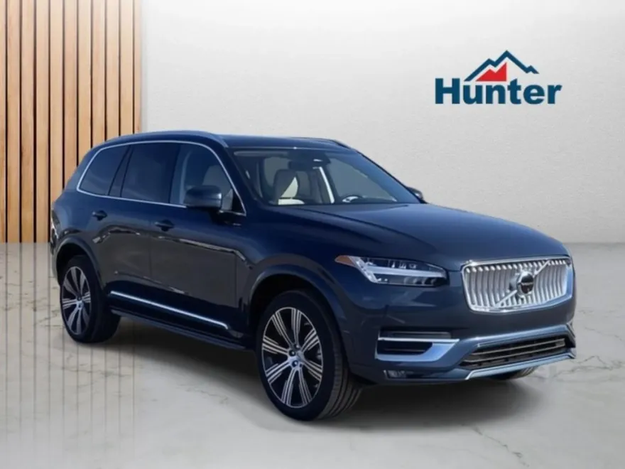 2025 Volvo XC90 AWD Plus photo 1