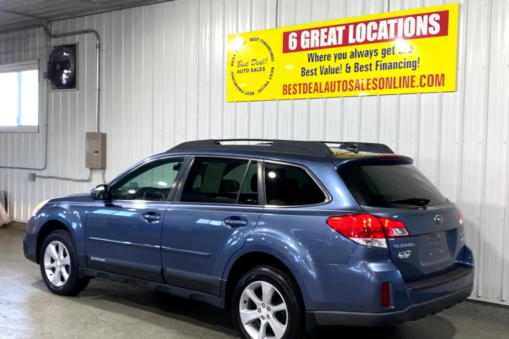 2014 Subaru Outback 2.5i Premium photo 1