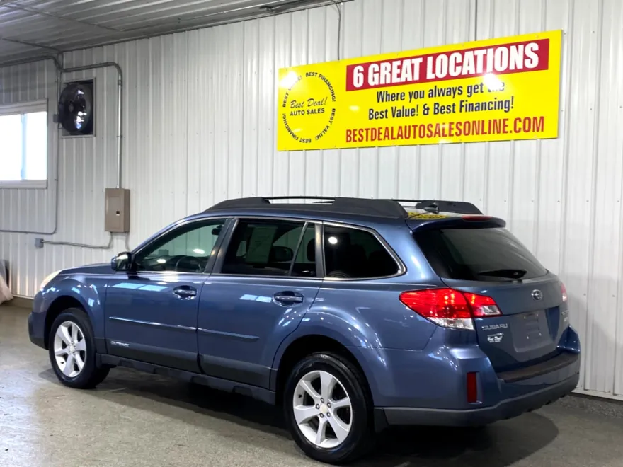 2014 Subaru Outback 2.5i Premium photo 1