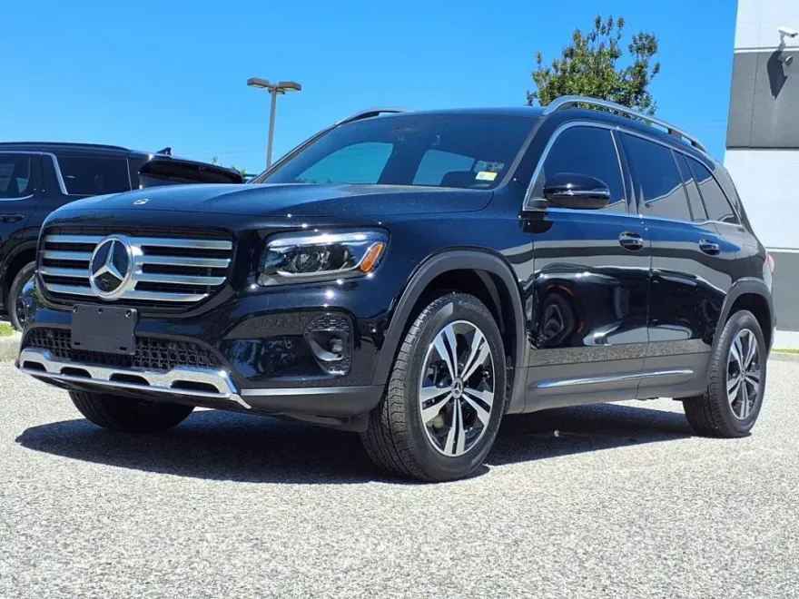 2025 Mercedes Benz GLB 250 photo 1