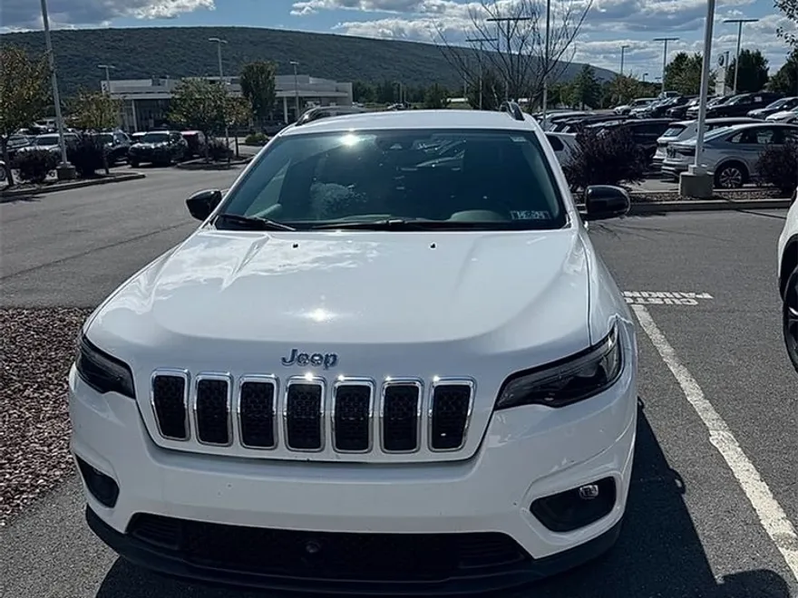 2022 Jeep Cherokee Latitude Lux photo 1