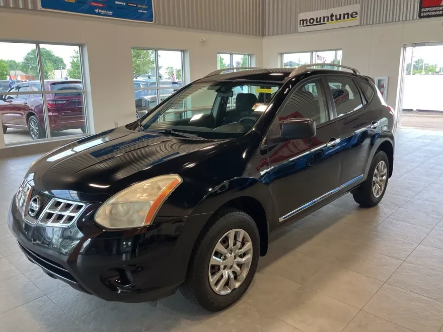 2015 Nissan Rogue Select S photo 1