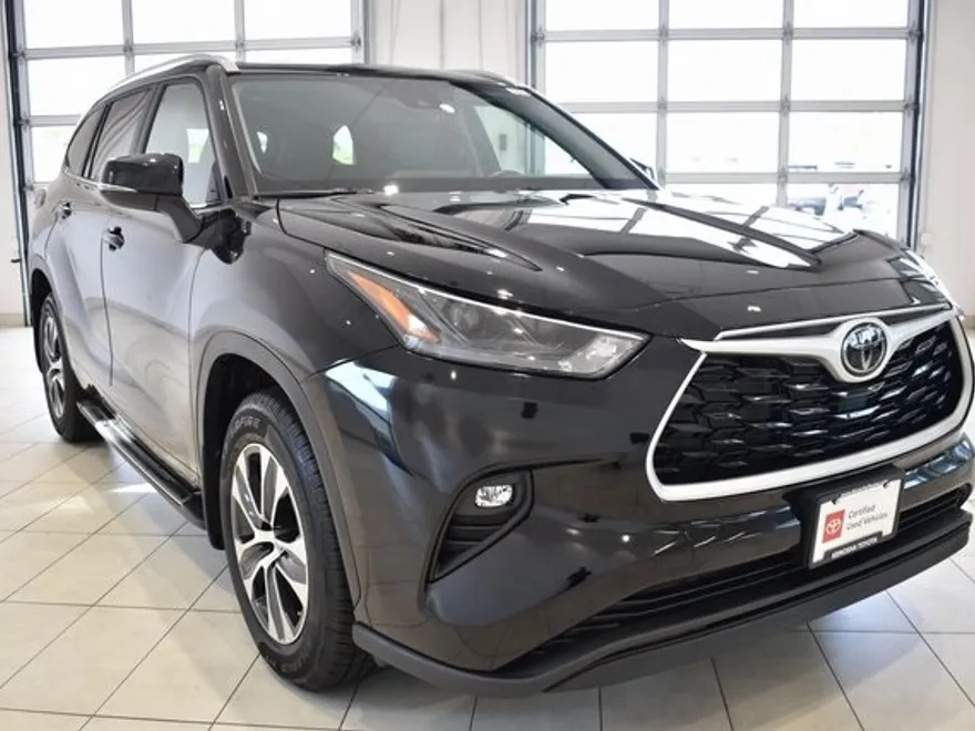 2024 Toyota Highlander XLE photo 1