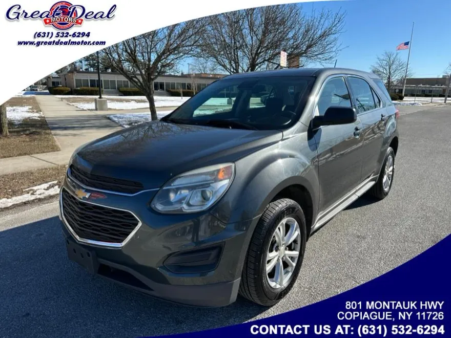 2017 Chevrolet Equinox LT photo 1