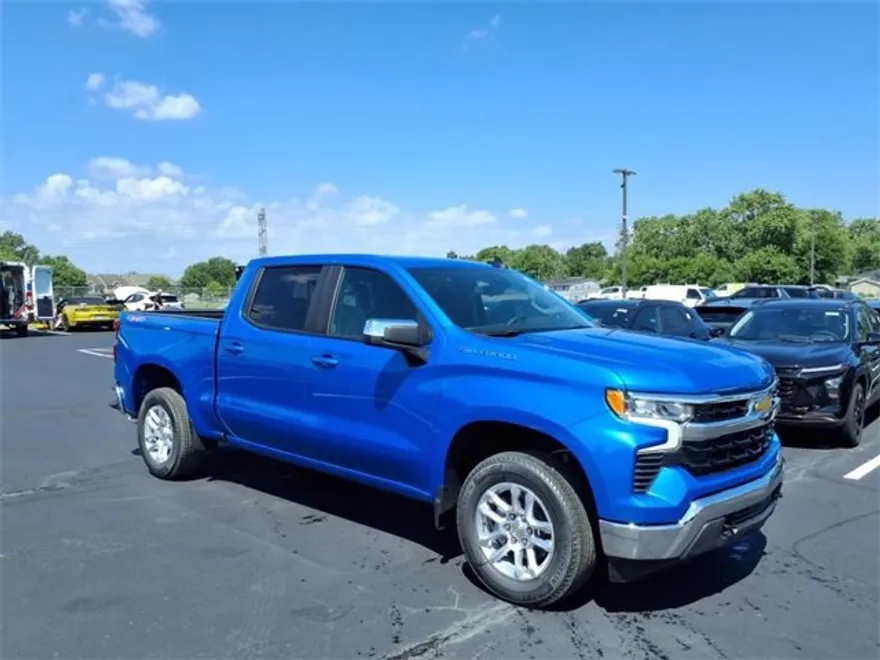 2026 Chevrolet Silverado 1500 LT photo 1