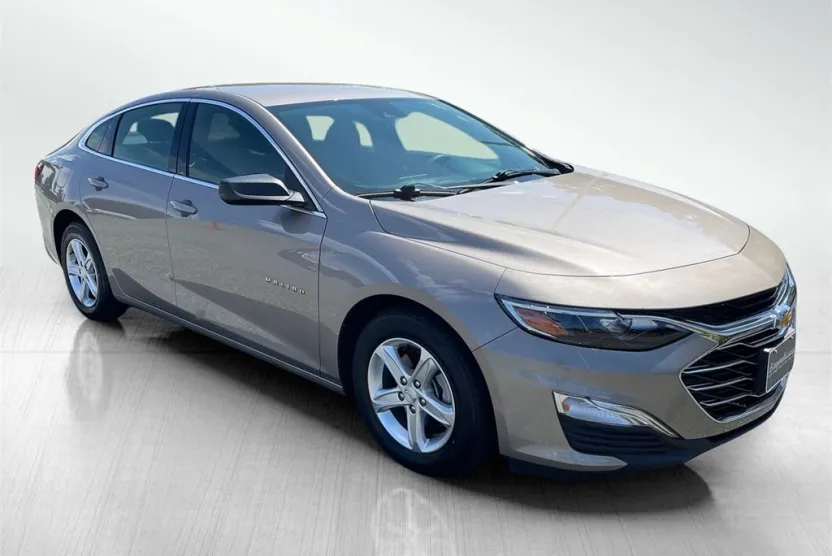 2023 Chevrolet Malibu photo 1