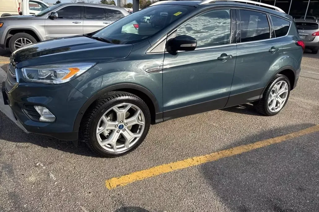 2019 Ford Escape Titanium photo 1
