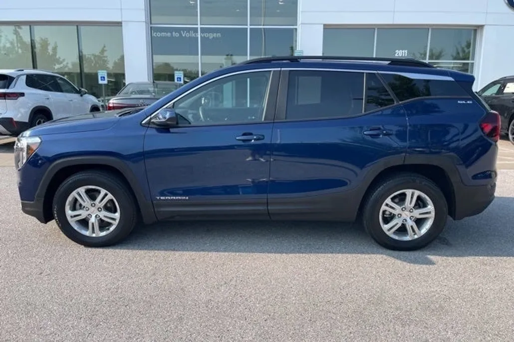 2022 Gmc Terrain SLE photo 1