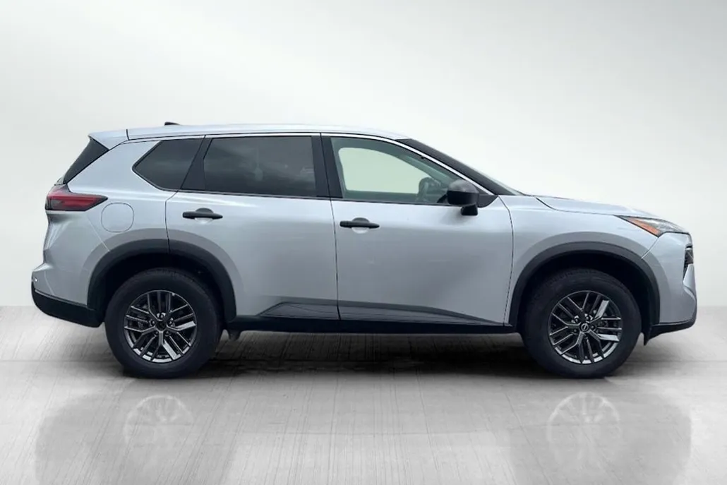 2024 Nissan Rogue S photo 1