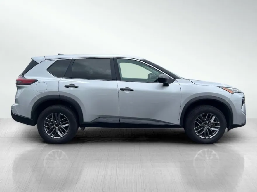 2024 Nissan Rogue S photo 1