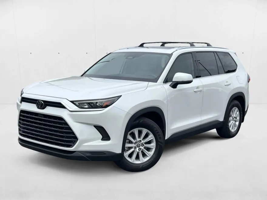 2024 Toyota Grand Highlander XLE photo 1