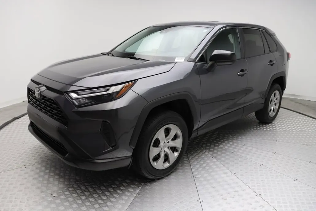 2024 Toyota RAV4 LE photo 1