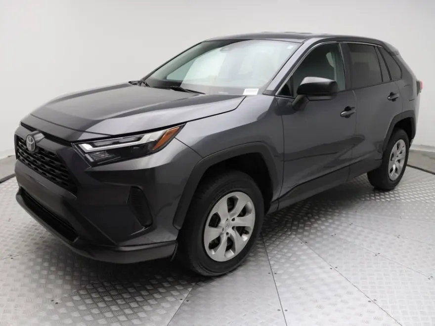 2024 Toyota RAV4 LE photo 1