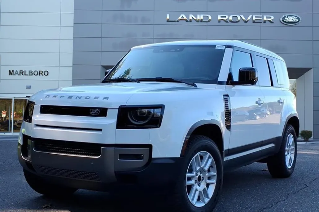 2026 Land Rover Defender 110 photo 1