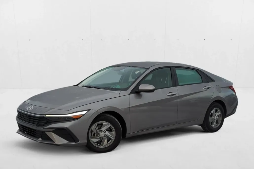 2024 Hyundai Elantra SE photo 1