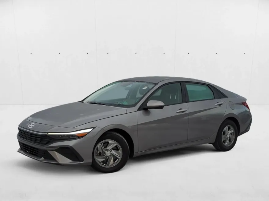 2024 Hyundai Elantra SE photo 1