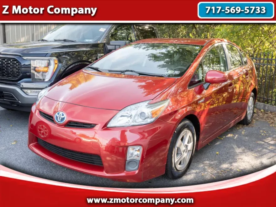 2011 Toyota Prius Three photo 1