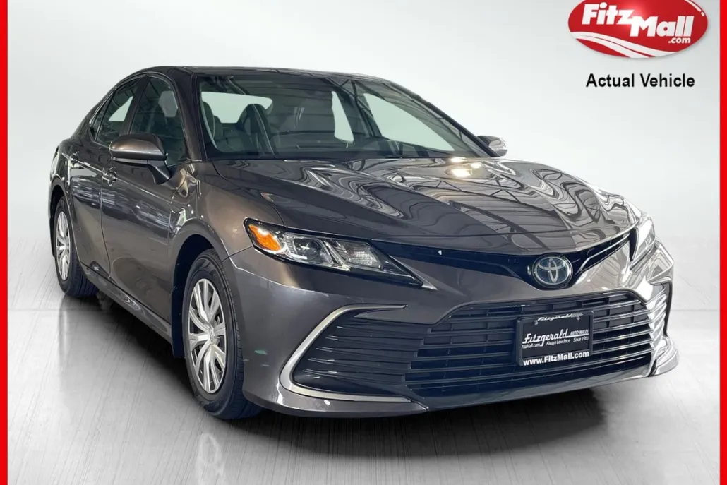 2022 Toyota Camry Hybrid LE photo 1