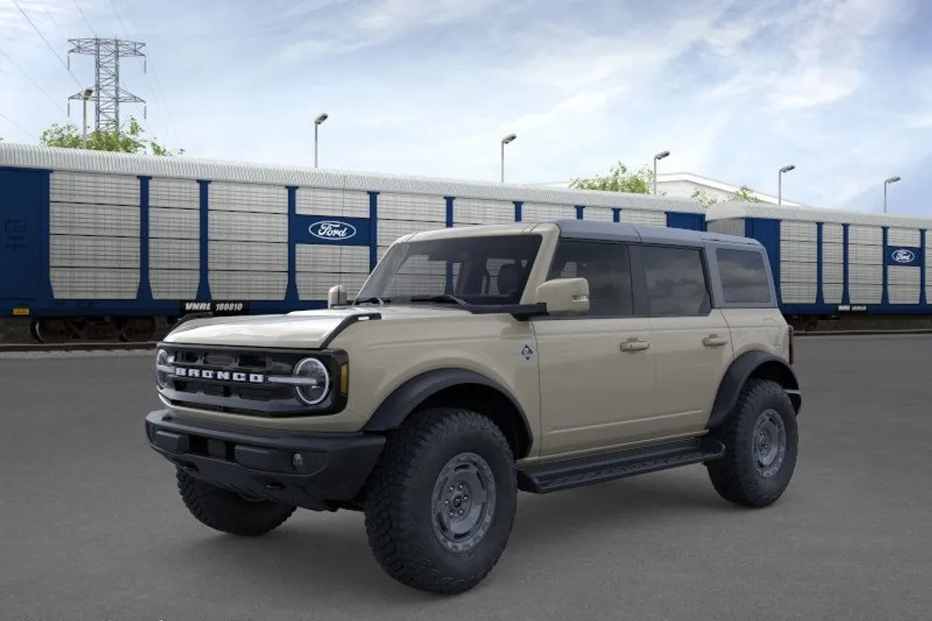 2025 Ford Bronco Outer Banks photo 1