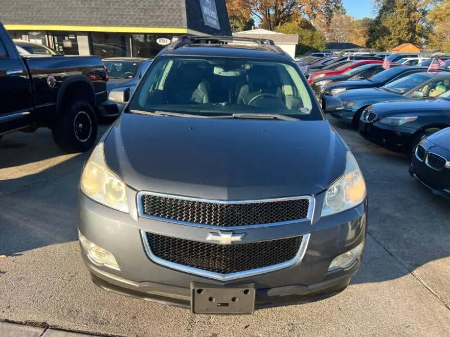 2009 Chevrolet Traverse 2LT photo 1