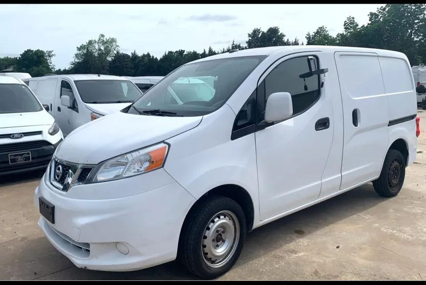 2015 Nissan NV200 SV photo 1