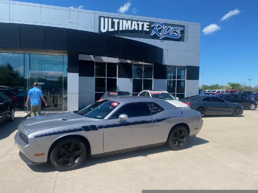 2014 Dodge Challenger R/T photo 1