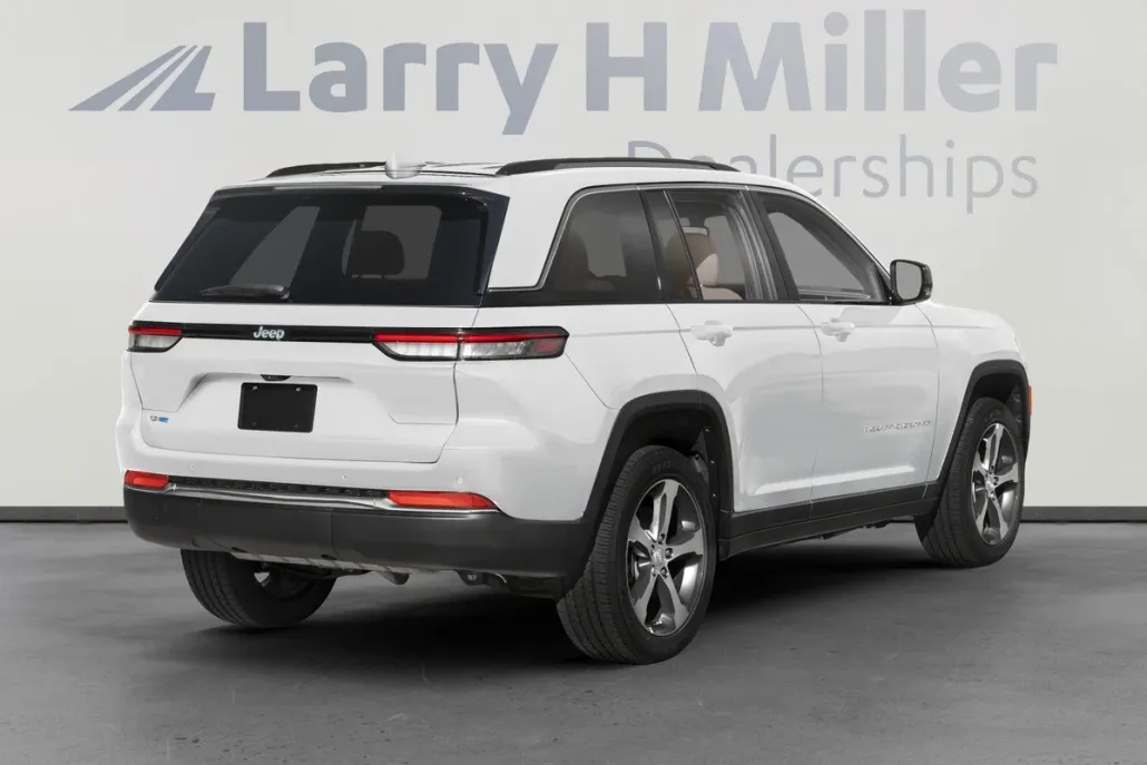 2022 Jeep Cherokee Overland 4xe photo 1
