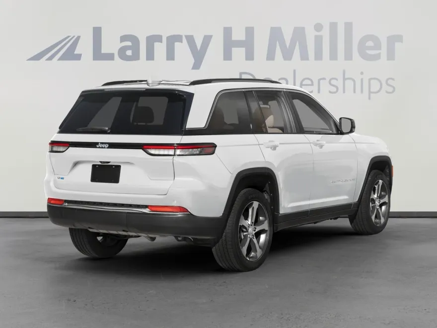 2022 Jeep Cherokee Overland 4xe photo 1