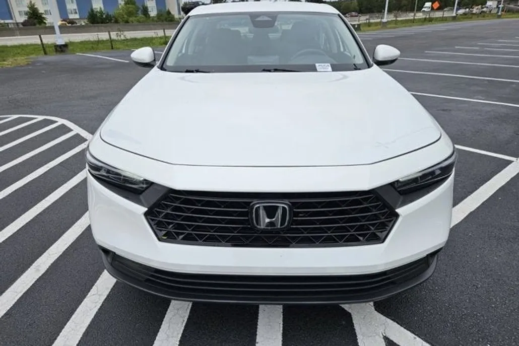 2023 Honda Accord LX photo 1