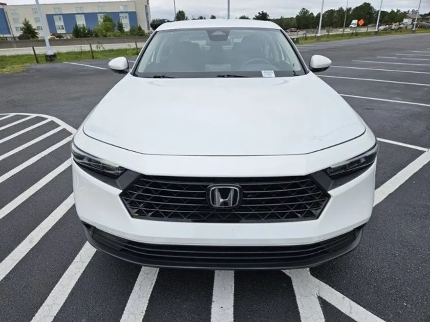 2023 Honda Accord LX photo 1