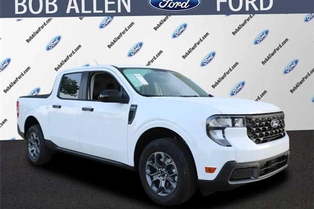 2025 Ford Maverick XLT photo 1