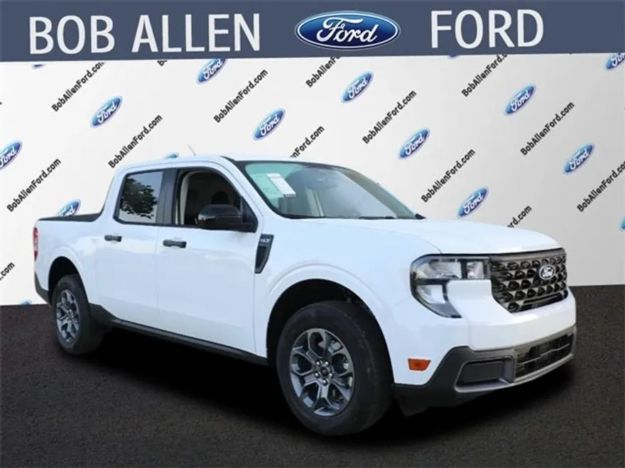 2025 Ford Maverick XLT photo 1