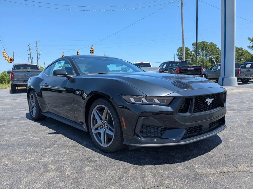 2025 Ford Mustang GT photo 1